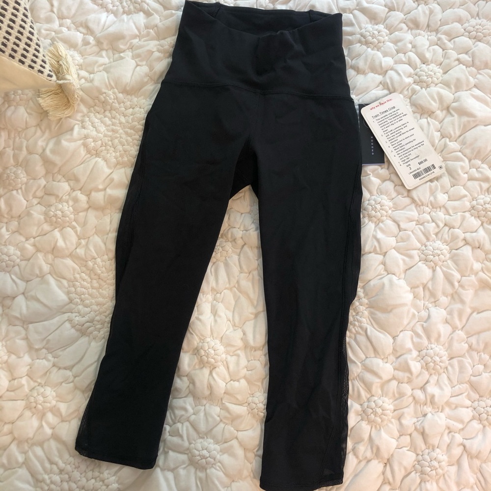 Lululemon High Rise Crop Bottoms | Size 2 | NWT